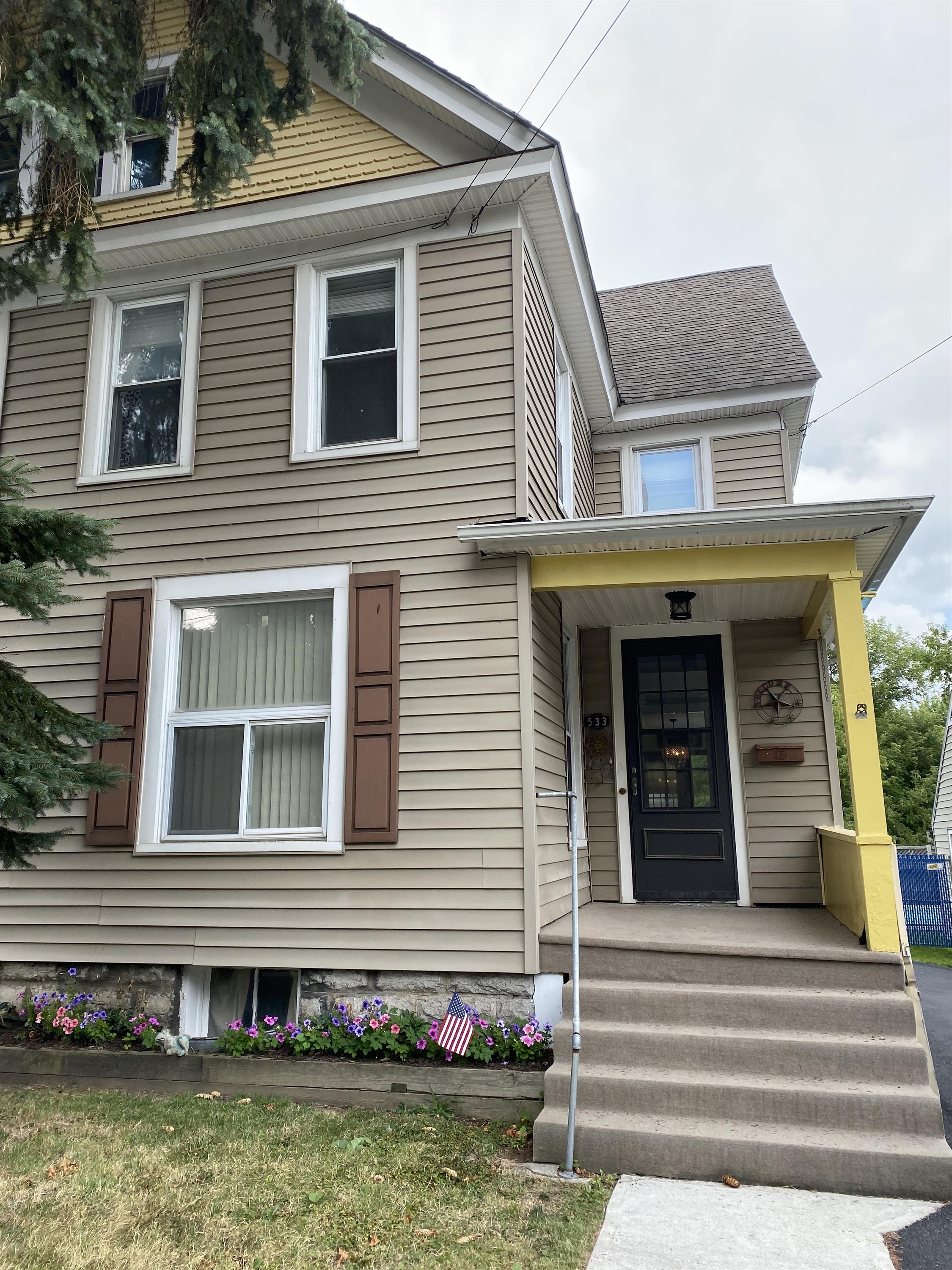 533 Mundy Street